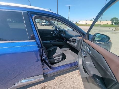 Used 2023 Nissan Rogue SL w/ SL Premium Package AWD/4WD image 3