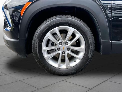 Used 2024 Chevrolet TrailBlazer LS w/ LS Convenience Package FWD image 11