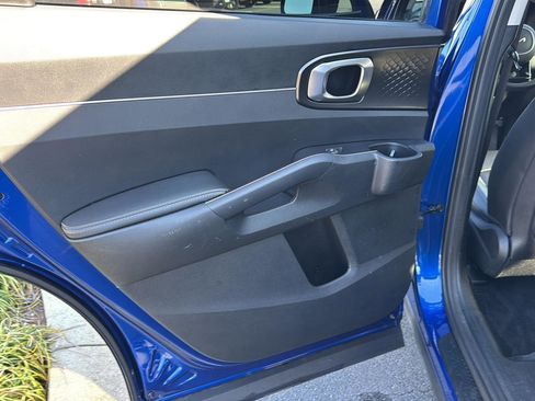 Used 2022 Kia Sorento S image 15