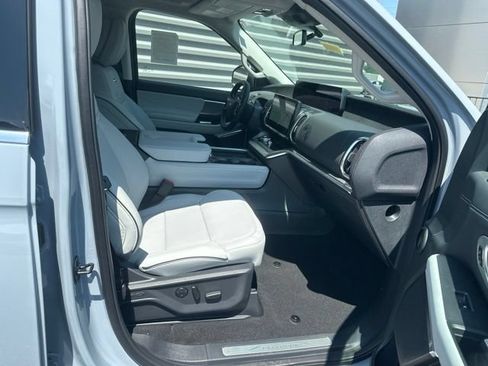 New 2027 Ford Expedition Platinum w/ Platinum Ultimate Package AWD/4WD image 33