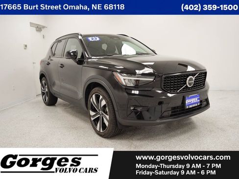 Certified 2023 Volvo XC40 B5 Ultimate w/ Protection Package Premier AWD/4WD image 1