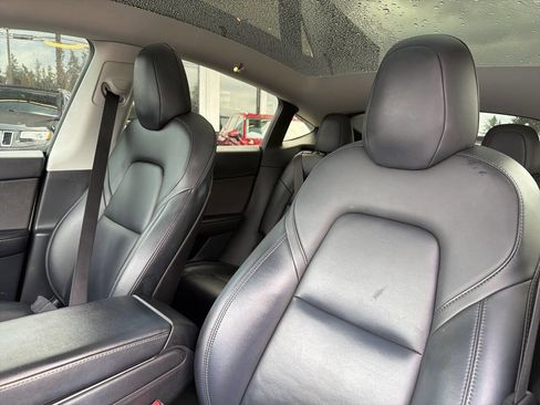 Used 2020 Tesla Model Y Long Range image 31