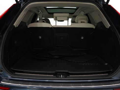 Used 2023 Volvo XC60 B5 Ultimate w/ Climate Package image 15