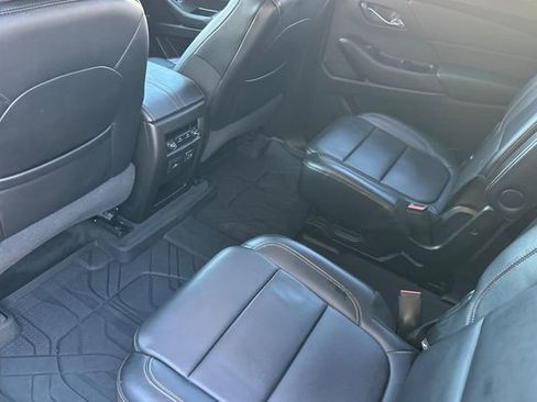 Used 2018 Chevrolet Traverse LT image 15
