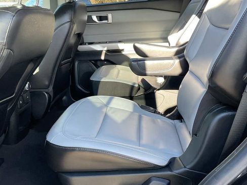 Used 2021 Ford Explorer XLT w/ Equipment Group 202A AWD/4WD image 44
