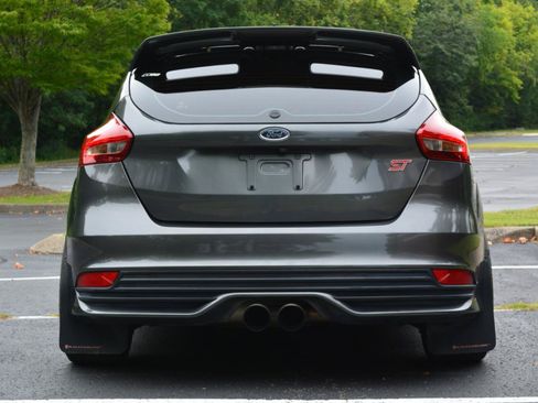 Used 2017 Ford Focus ST FWD image 6