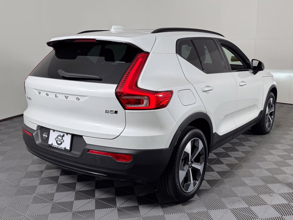 Certified 2024 Volvo XC40 B5 Core AWD/4WD image 6