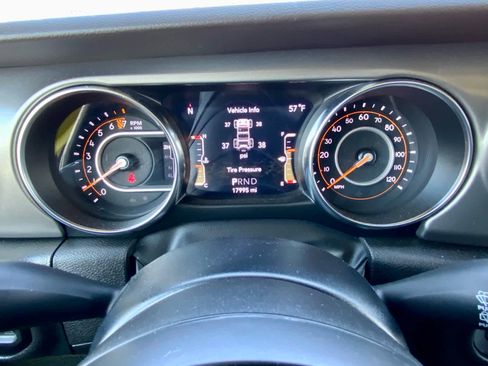 Used 2022 Jeep Wrangler Unlimited Sport AWD/4WD image 35