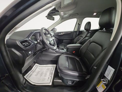 Used 2022 Ford Escape Titanium AWD/4WD image 9