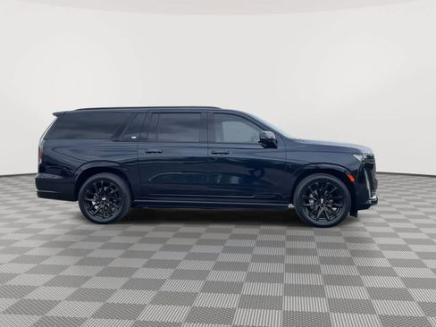 Used 2024 Cadillac Escalade ESV Sport Platinum w/ LPO, ONYX Package AWD/4WD image 9