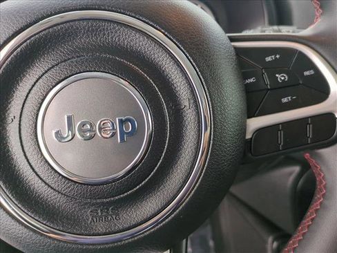 Used 2023 Jeep Renegade Trailhawk AWD/4WD image 28
