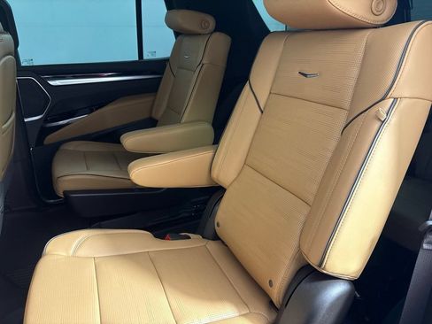 Used 2026 Cadillac Escalade Luxury w/ Touring Package AWD/4WD image 27