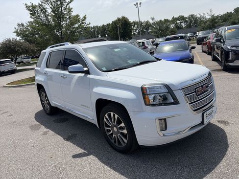 Used 2016 GMC Terrain Denali AWD/4WD image 3