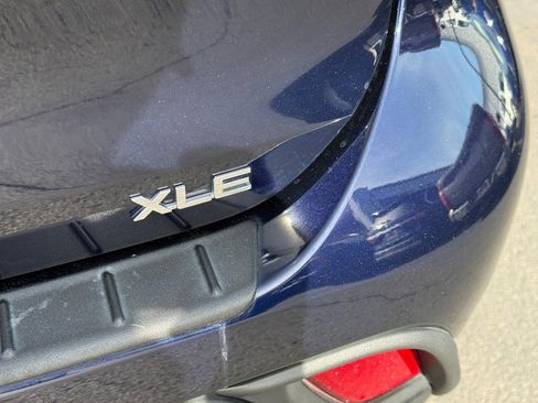 Used 2024 Toyota Highlander LE image 6