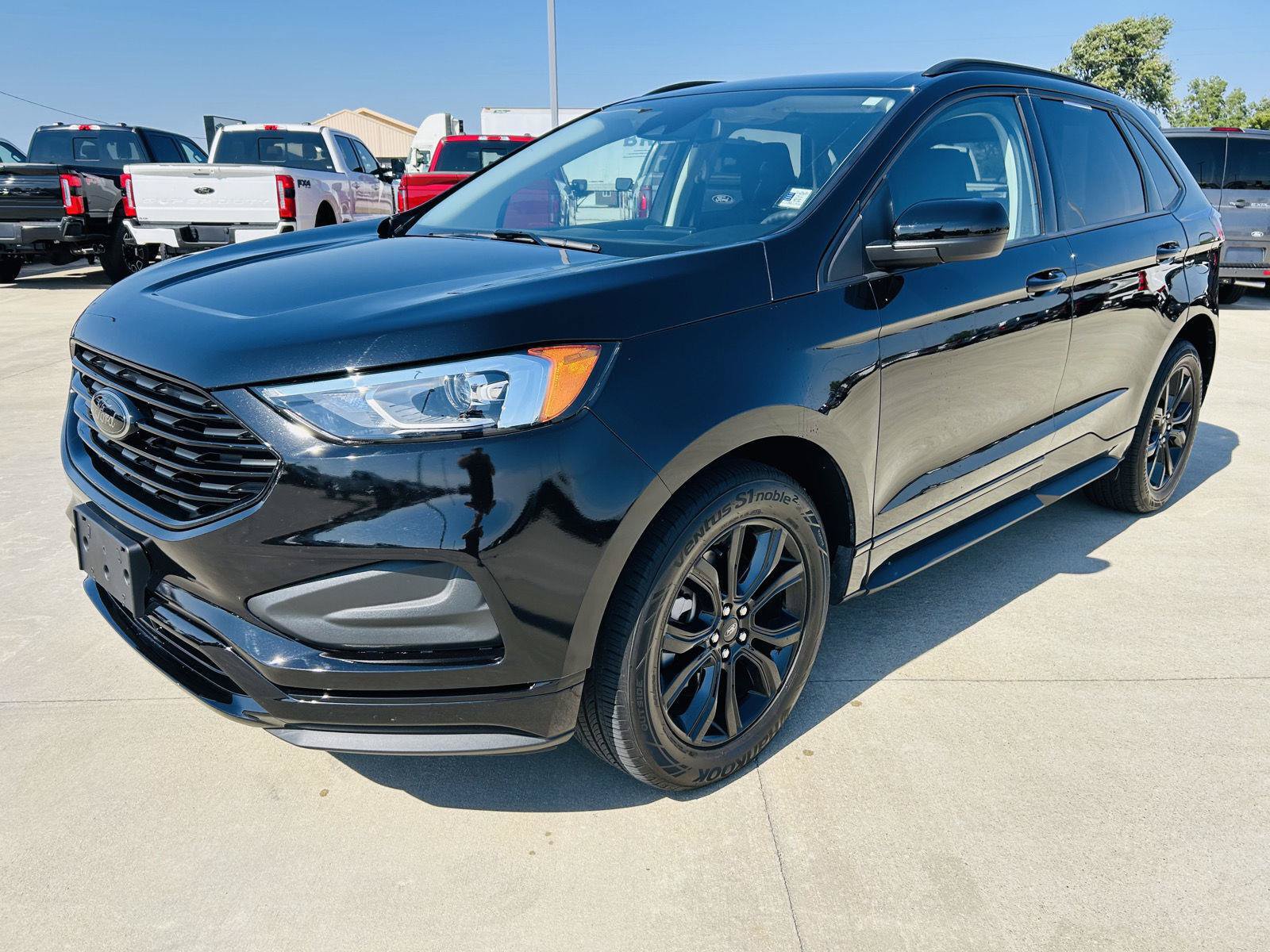 Used 2024 Ford Edge SE w/ Black Appearance Package AWD/4WD image 29