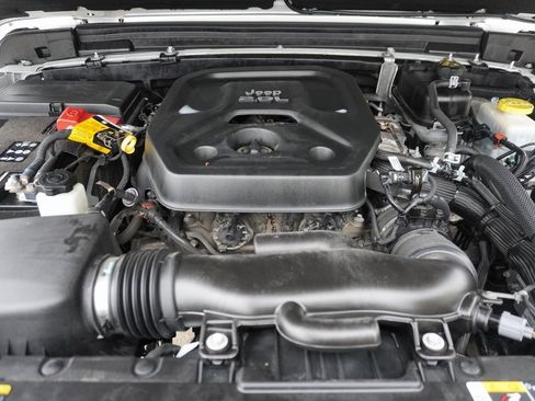 Used 2021 Jeep Wrangler Sport S image 24