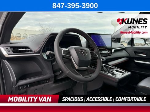 Used 2025 Toyota Sienna XSE w/ XSE Plus Package AWD/4WD image 29
