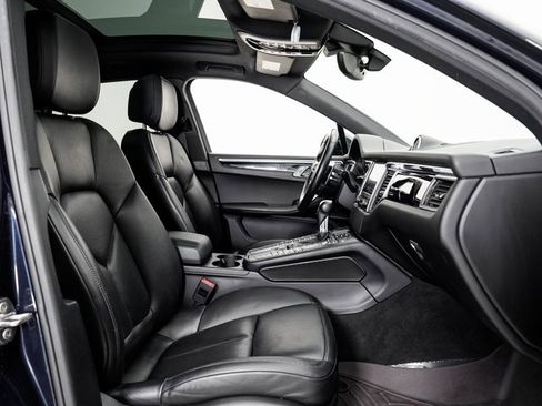 Used 2018 Porsche Macan S image 25
