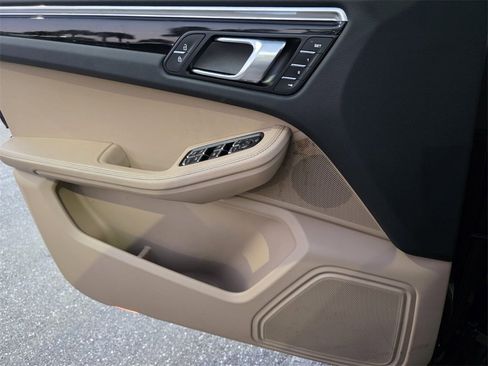 Used 2024 Porsche Macan S image 26