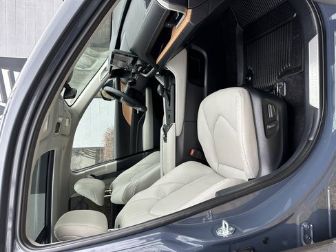 Used 2025 Toyota Grand Highlander AWD image 23