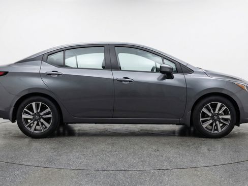 Used 2025 Nissan Versa SV image 8