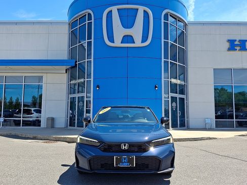Used 2025 Honda Civic Sport image 2