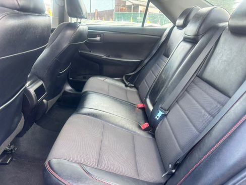 Used 2016 Toyota Camry SE w/ Moonroof Package FWD image 34