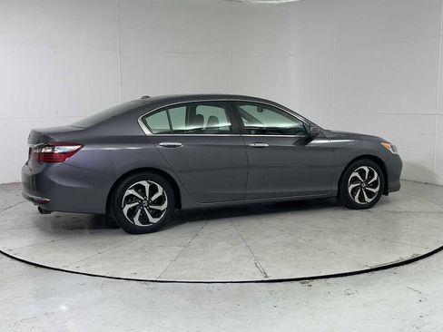 Used 2017 Honda Accord EX-L image 9