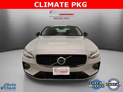 Used 2025 Volvo S60 B5 Core image 2