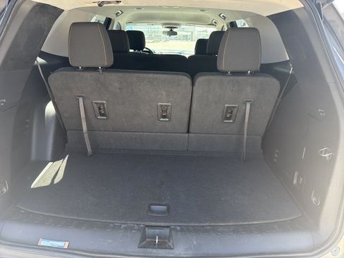 Used 2020 Chevrolet Traverse LS FWD image 19