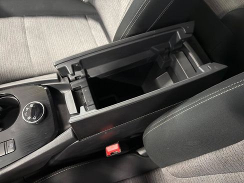 Used 2023 Nissan Rogue SV image 12