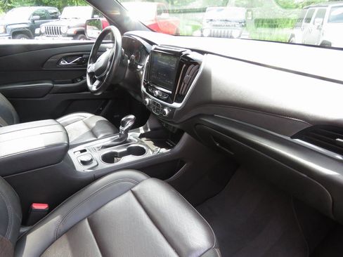 Used 2022 Chevrolet Traverse High Country image 13