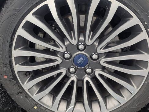Used 2018 Ford Fusion Energi Titanium FWD image 12