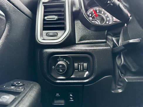 Used 2019 RAM 1500 Big Horn image 16