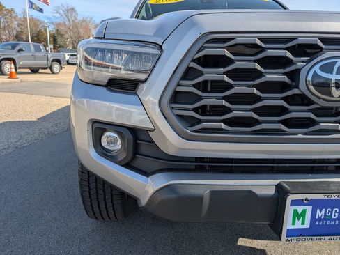 Used 2021 Toyota Tacoma TRD Off-Road w/ TRD Premium Off Road Package image 10