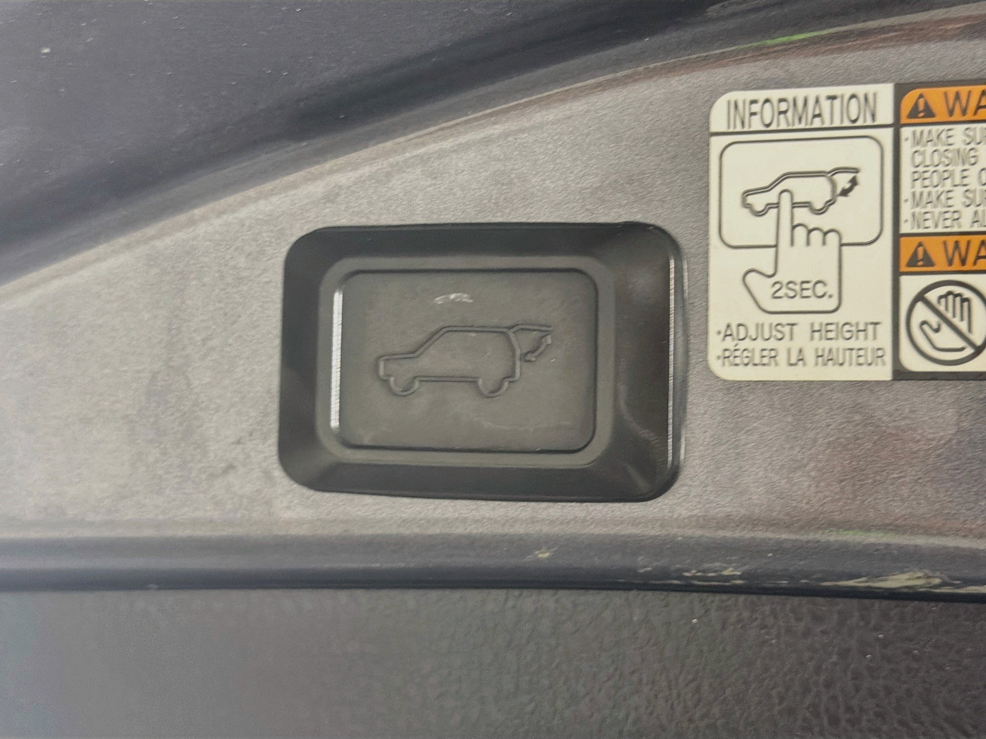 Used 2017 Toyota RAV4 Limited w/ Advanced Technology Package AWD/4WD image 28
