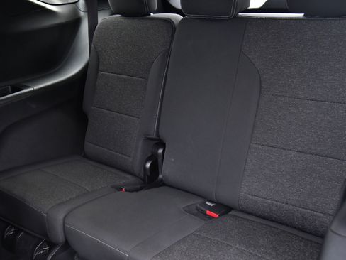 Used 2024 Chevrolet Traverse LT image 45