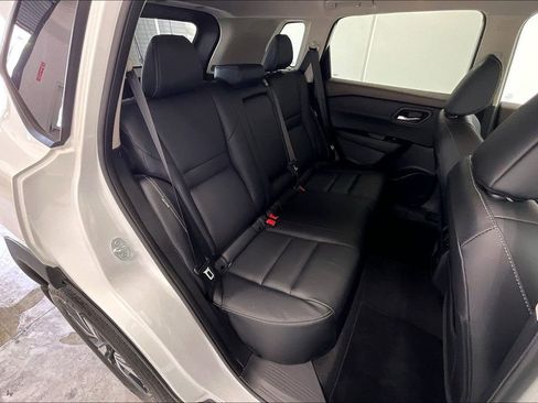Used 2023 Nissan Rogue SL AWD/4WD image 19