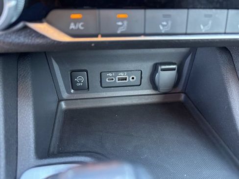 Used 2024 Nissan Sentra SV FWD image 12