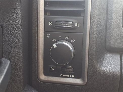 Used 2017 RAM 2500 Tradesman w/ Chrome Appearance Group image 12