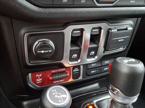 Certified 2026 Jeep Wrangler Sport AWD/4WD image 26
