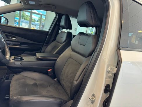 Certified 2024 Nissan Ariya FWD image 13