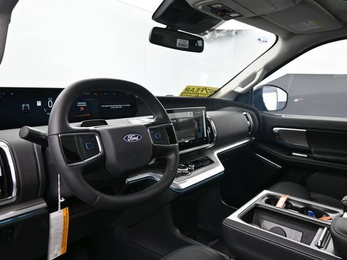 New 2027 Ford Expedition Platinum w/ Driver's Package AWD/4WD image 22