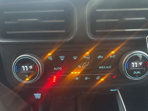 Used 2022 Ford Maverick Lariat w/ Lariat Luxury Package image 9