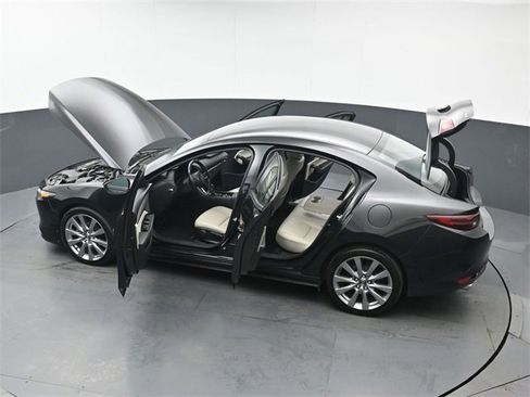 Used 2019 MAZDA MAZDA3 Sedan image 44