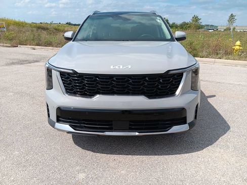 Certified 2024 Kia Sorento S w/ Panoramic Sunroof Package FWD image 4