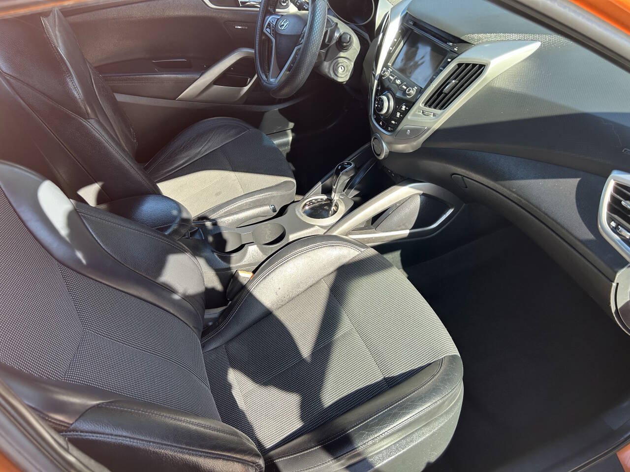 Used 2016 Hyundai Veloster w/ Option Group 02 FWD image 16