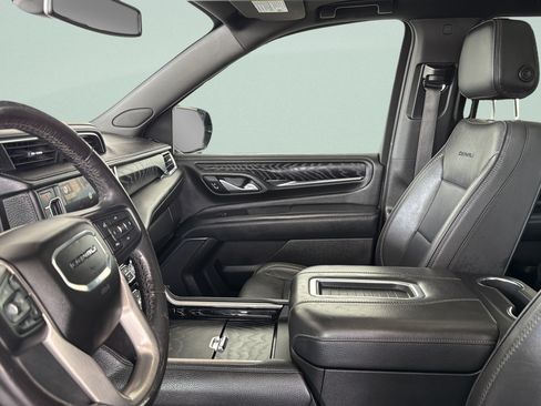 Used 2022 GMC Yukon XL Denali RWD image 16