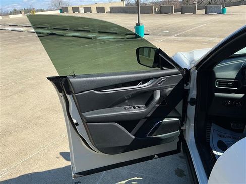 Used 2019 Maserati Levante GranSport image 26