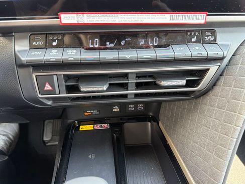 Used 2026 Toyota Camry XLE FWD image 58